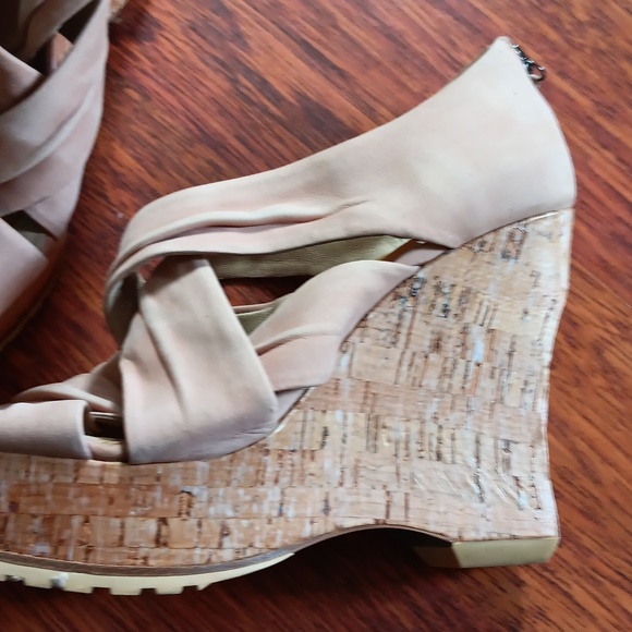 💟Strappy wedges - Picture 2 of 16